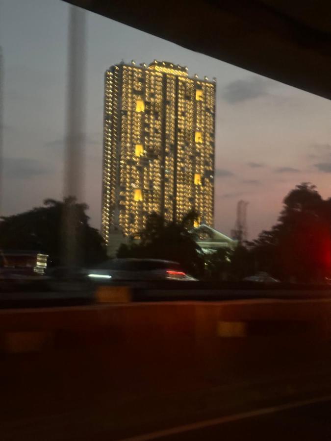 The Celandine * Manila
