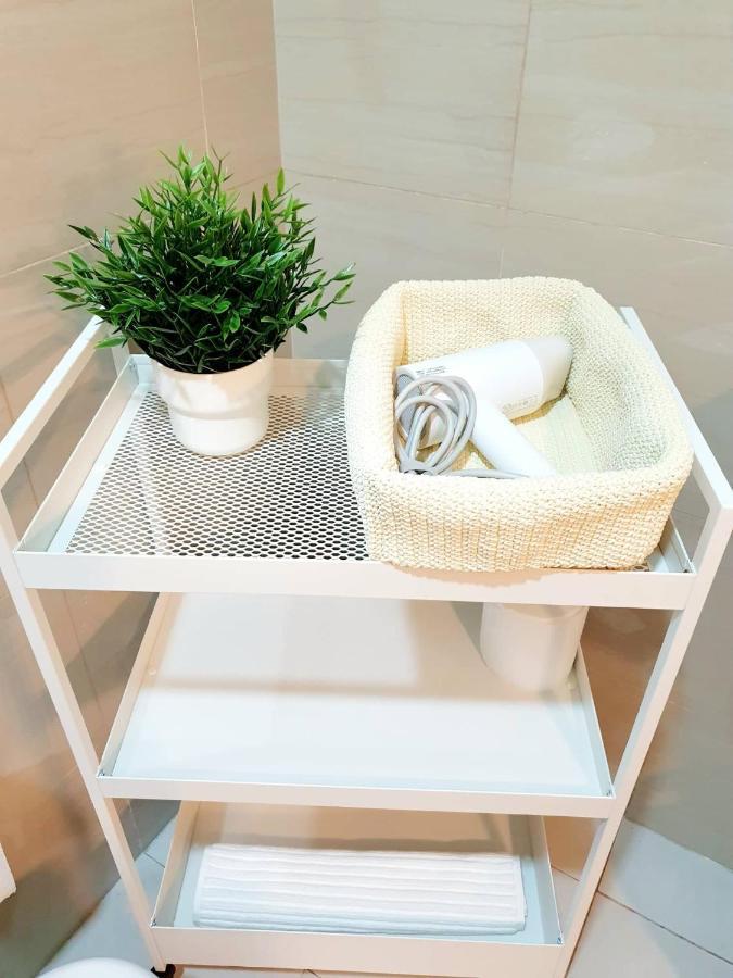 Aparthotel Modern Minimalist W/ Pool View In Shore 2