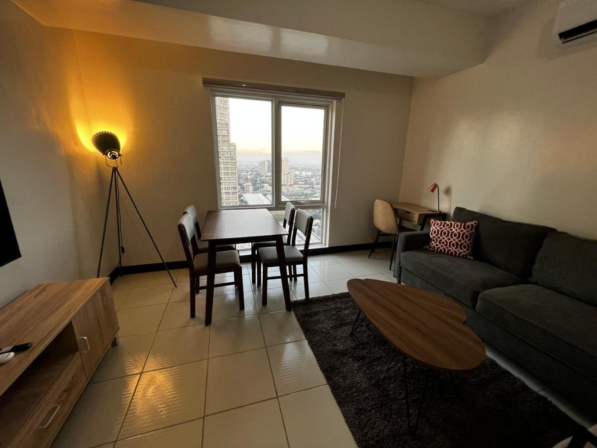 Amazing Views Across Shangrila Mall And Near Megamall Greenfield District *