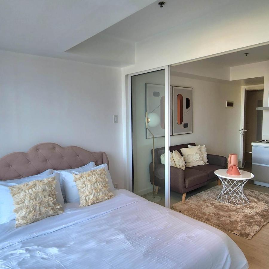 M - 1 Bedroom At Azure Residences Manila