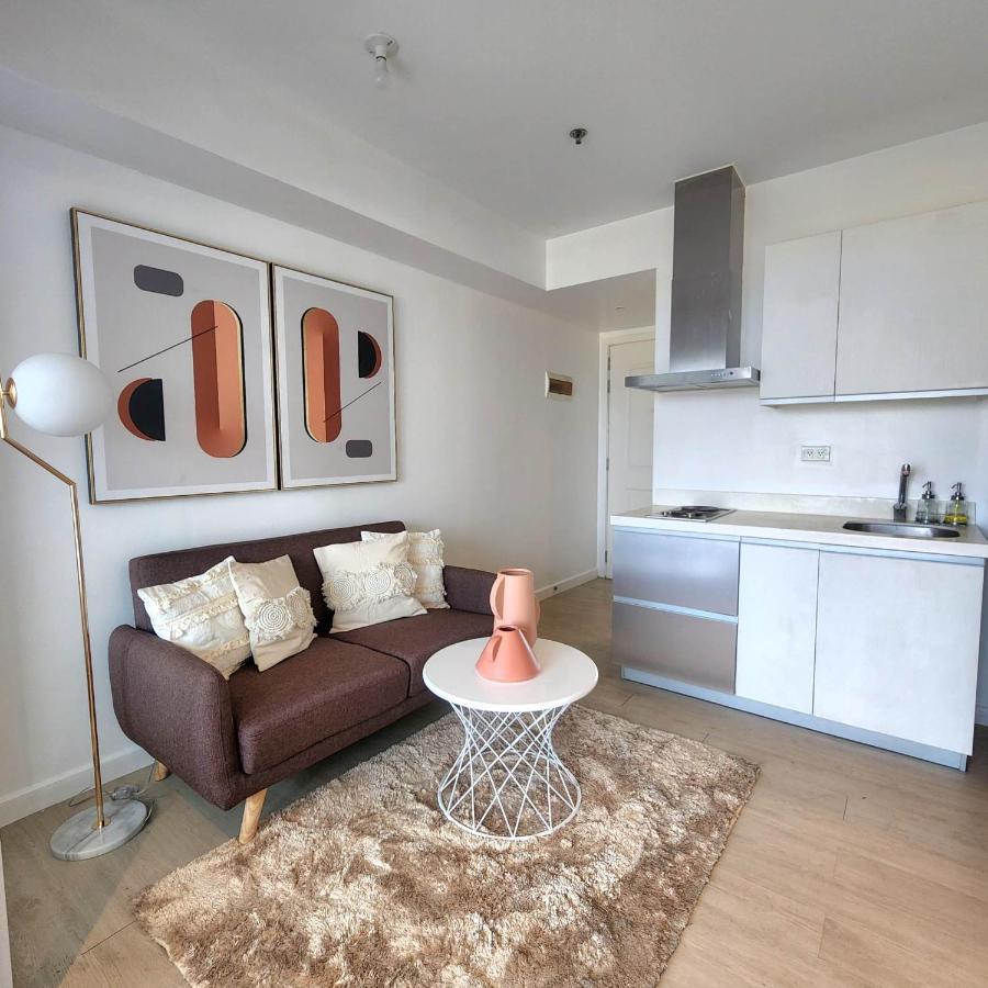 M - 1 Bedroom At Azure Residences Apartment *
