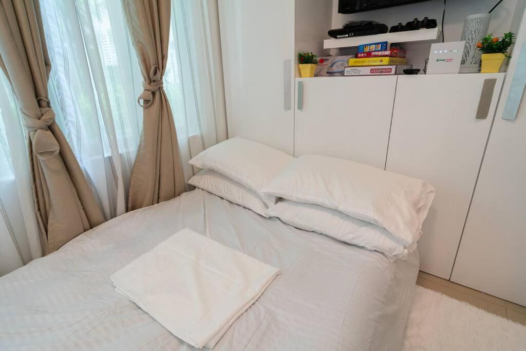 A2j Executive 1br Near Venice Mall Bgc Manila