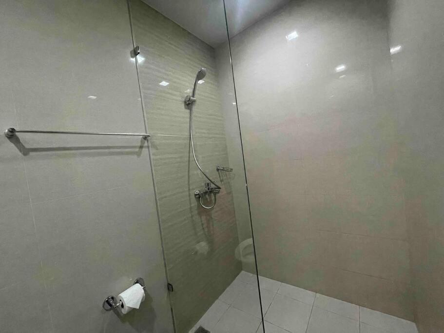 Apartment Luxe 1br W/ Balcony @ Uptown Parksuites