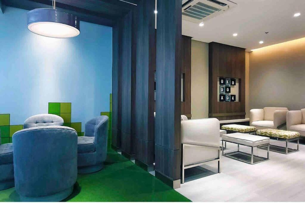 Apartment Luxe 1br W/ Balcony @ Uptown Parksuites