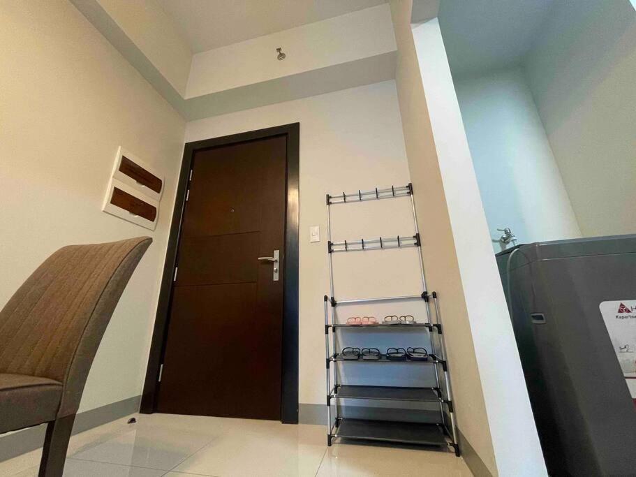 Luxe 1br W/ Balcony @ Uptown Parksuites
