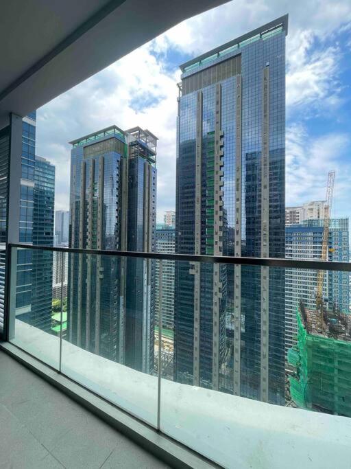 Apartment Luxe 1br W/ Balcony @ Uptown Parksuites *