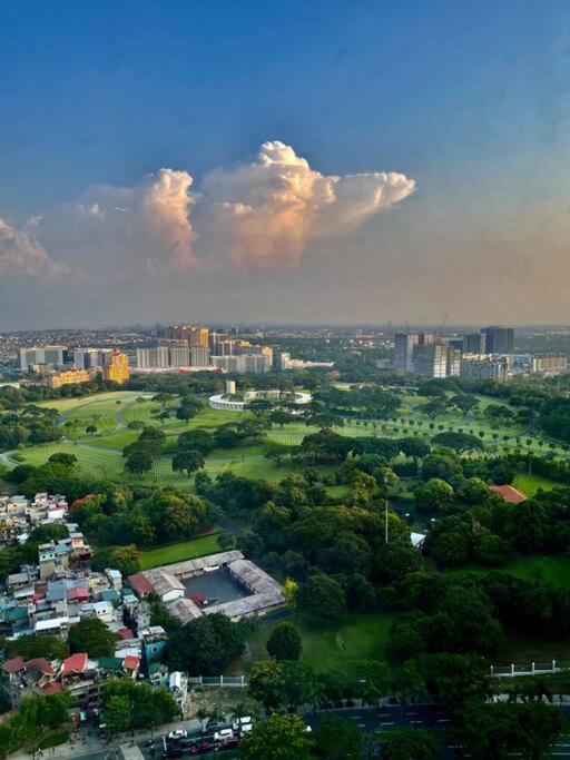 2br New In Bgc Apartment *