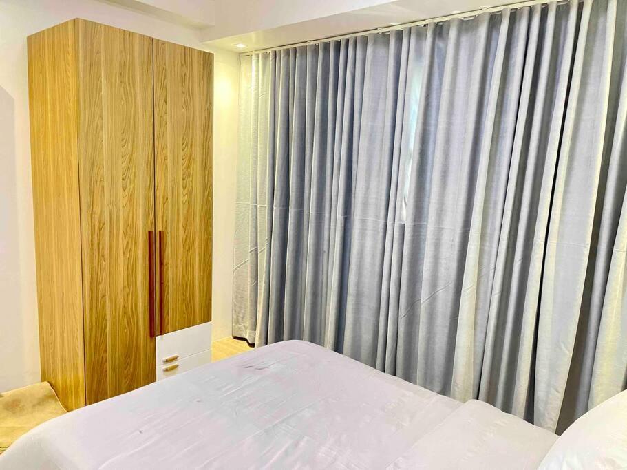 2br New In Bgc Apartment