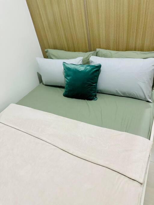Apartment Cozy 1br At Shore 2 With Balcony