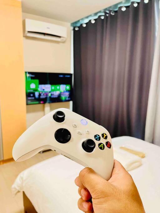 One Uptown 2-bed 1br W/xbox, Netflix In Bgc * Manila