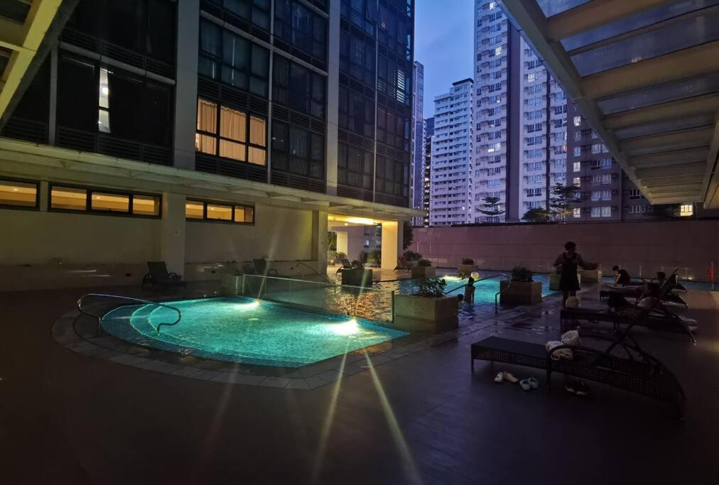 One Uptown 2-bed 1br W/xbox, Netflix In Bgc *