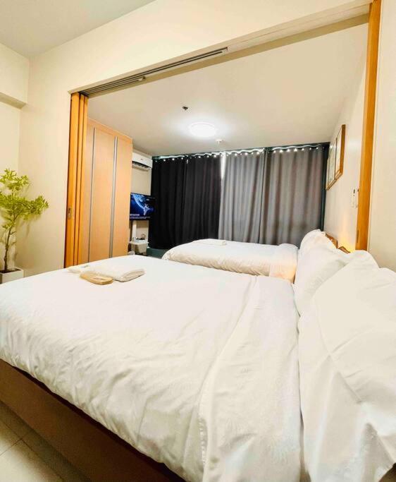One Uptown 2-bed 1br W/xbox, Netflix In Bgc Apartment *