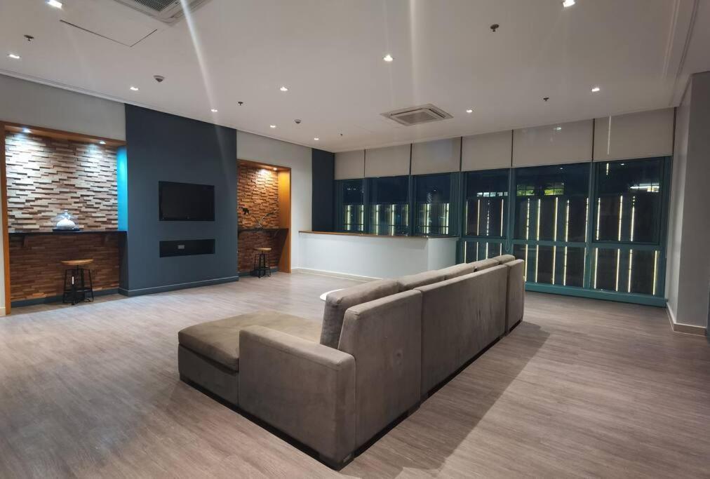 One Uptown 2-bed 1br W/xbox, Netflix In Bgc Apartment