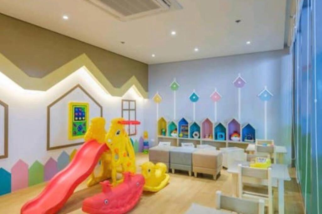Apartment Stunning 2.5 Br@eastwood Global *
