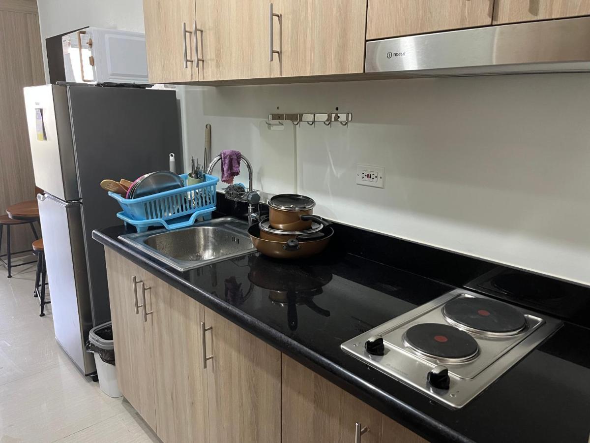 Shore Occupancy 6 Pax Cooking Balcony Netflix Pools Moa Airport Casino Picc马尼拉moa高级酒店公寓 Apartment Manila