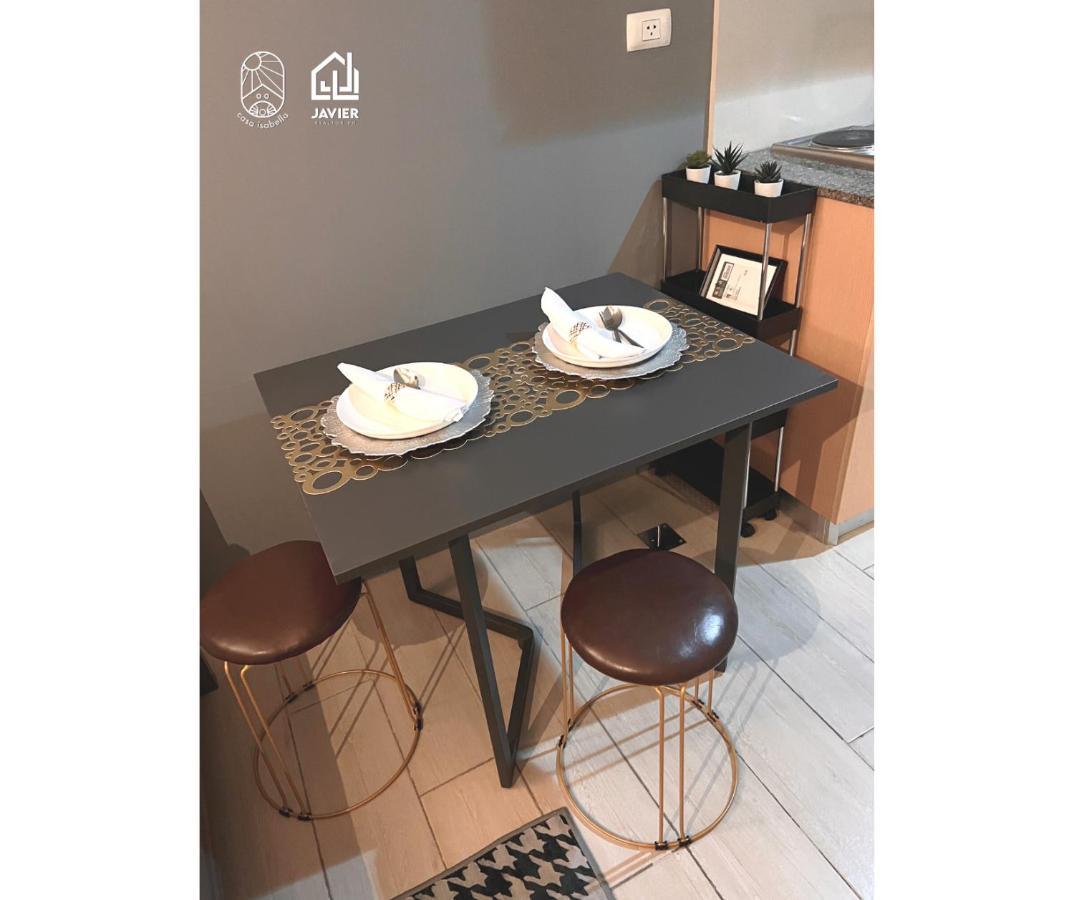 Aparthotel Eastwood Penthouse Studio With View, Netflix And Fast Wi-fi