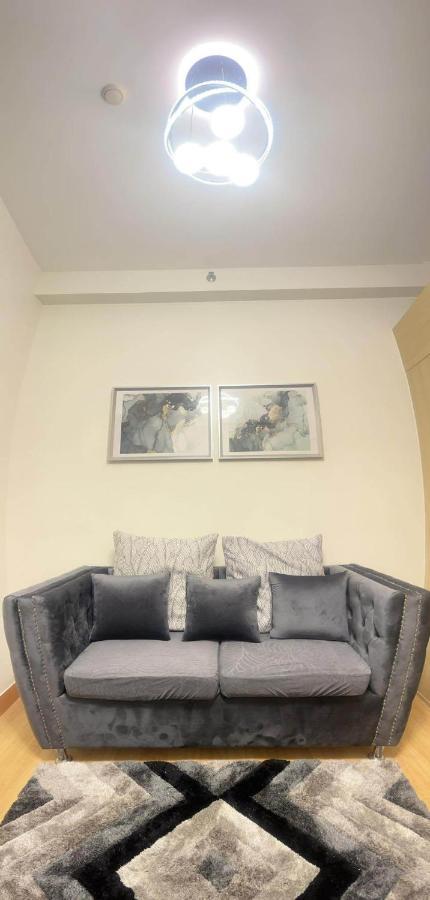 Hotel Four Angels' Staycation In Trees Residences Near Sm Fairview Manila