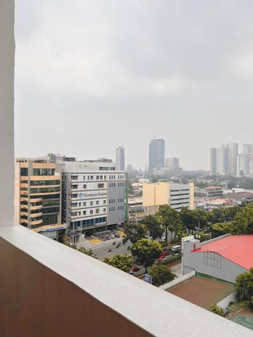 Apartment 2br Spacious Loft In Qc, Short Walk To M Place *