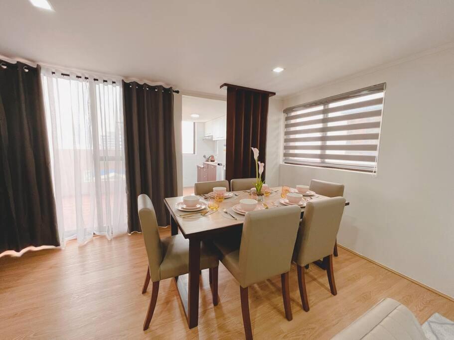 2br Spacious Loft In Qc, Short Walk To M Place