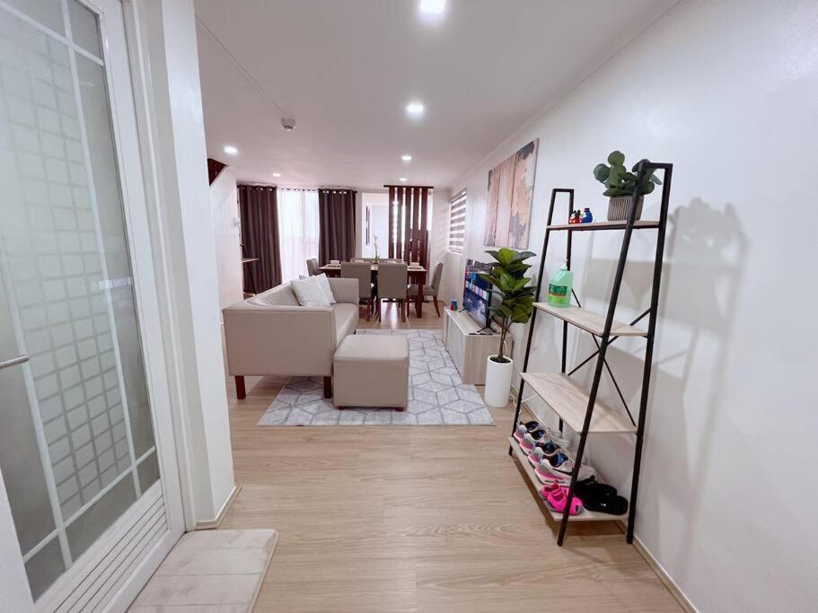 Apartment 2br Spacious Loft In Qc, Short Walk To M Place Manila
