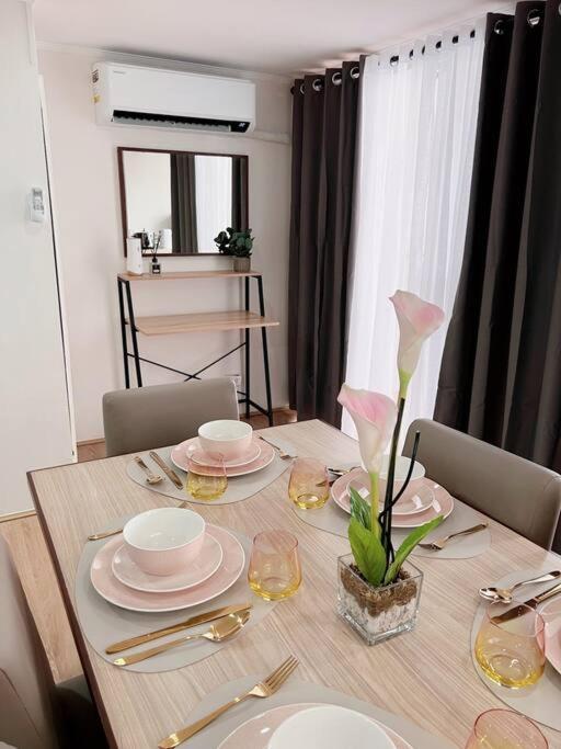 Apartment 2br Spacious Loft In Qc, Short Walk To M Place Manila