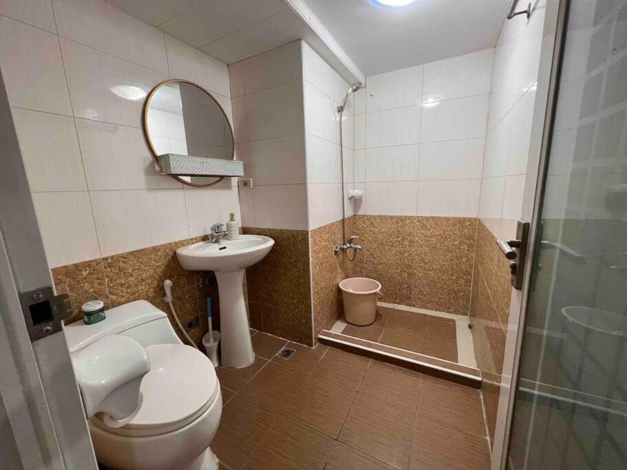 2br Spacious Loft In Qc, Short Walk To M Place Manila