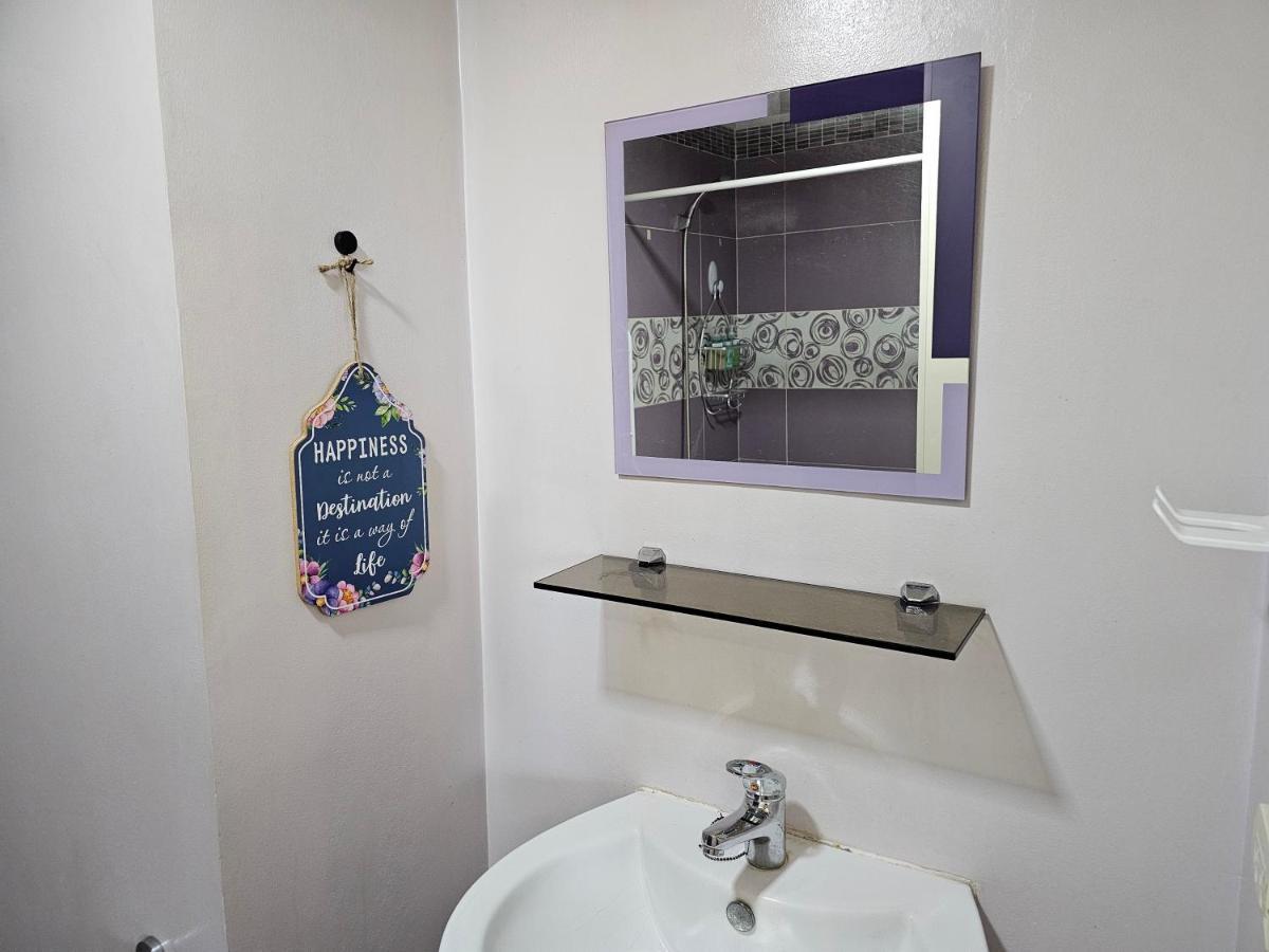 South Of Market Near High Street Bgc Classy & Stylish Studio, Location With View