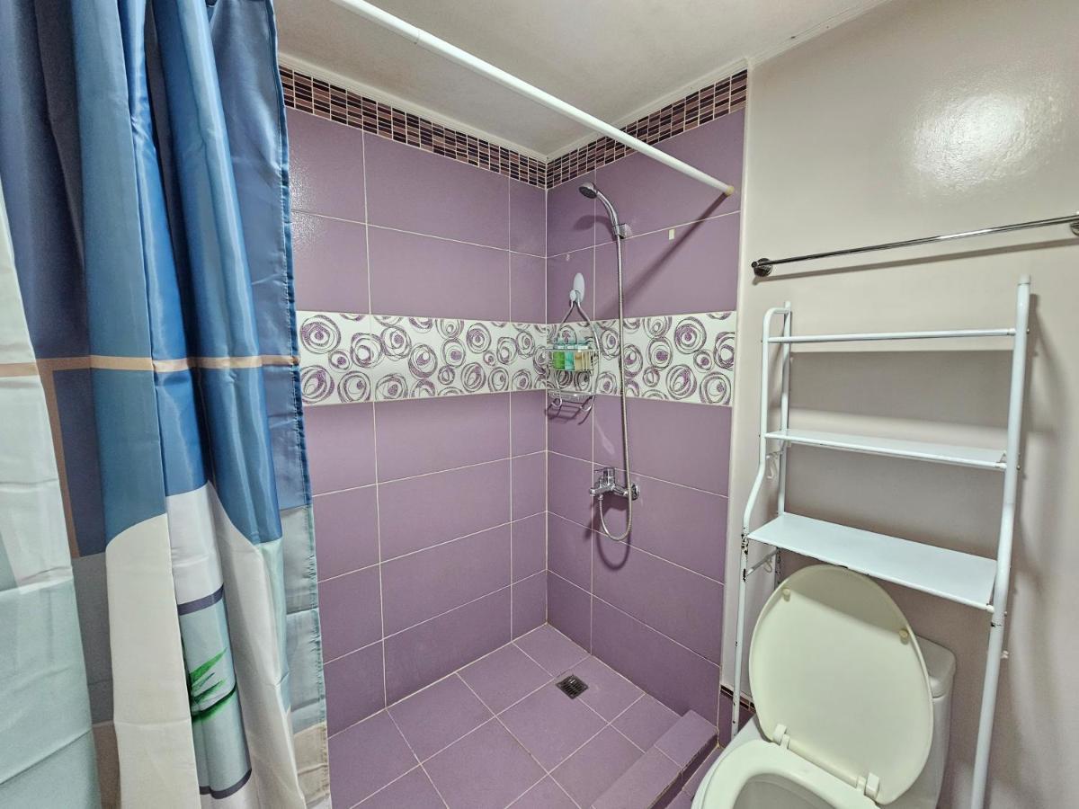 South Of Market Near High Street Bgc Classy & Stylish Studio, Location With View Apartment Manila