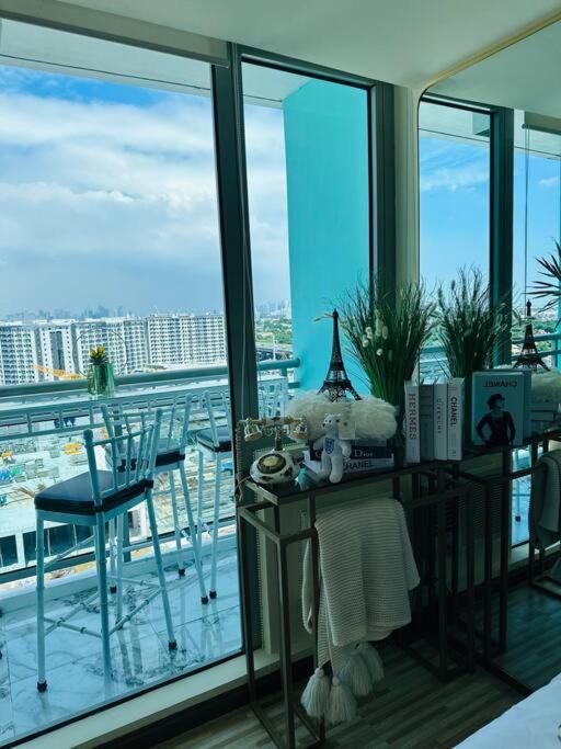 Apartment Azure Urban - St Tropez Tower Staycation Unit With A European Touch Manila