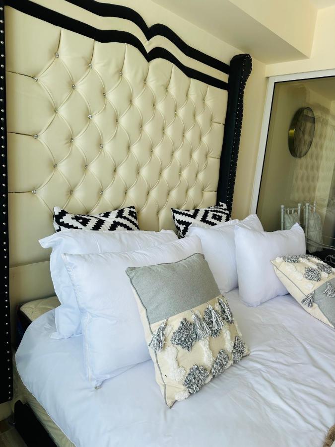 Apartment Azure Urban - St Tropez Tower Staycation Unit With A European Touch Manila