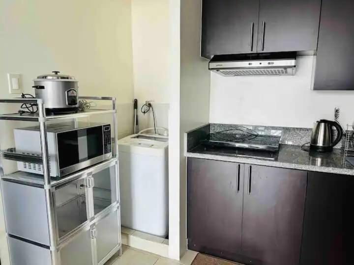 3 Bedrooms Access Penthouse Unit Manila