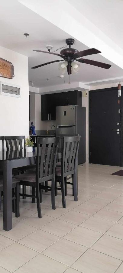 3 Bedrooms Access Penthouse Unit Apartment *