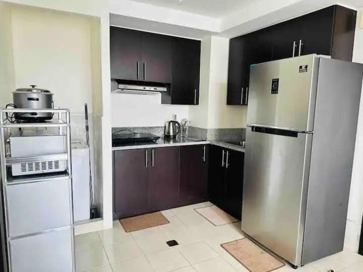 3 Bedrooms Access Penthouse Unit Apartment Manila