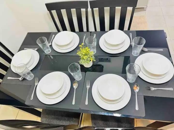 3 Bedrooms Access Penthouse Unit Manila