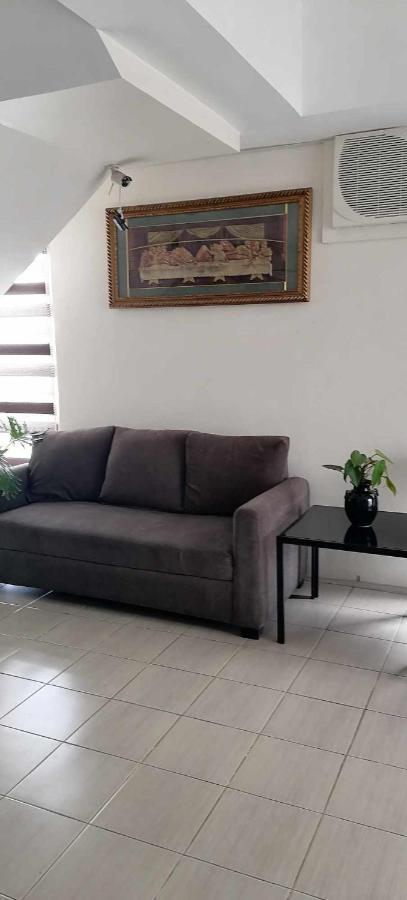 3 Bedrooms Access Penthouse Unit Apartment Manila