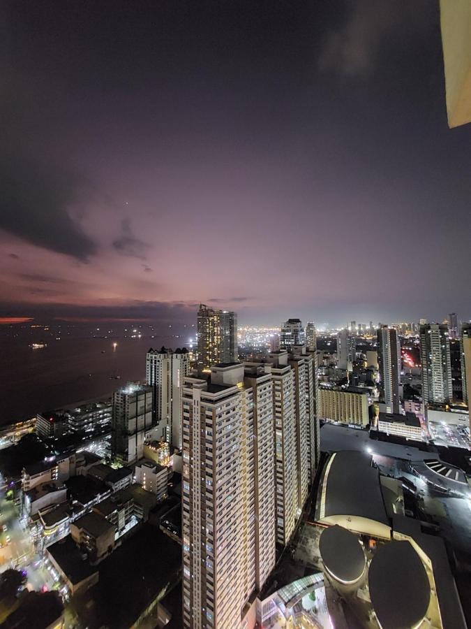 Aparthotel Affordable Bay & Lights View With Free Pool Access Manila