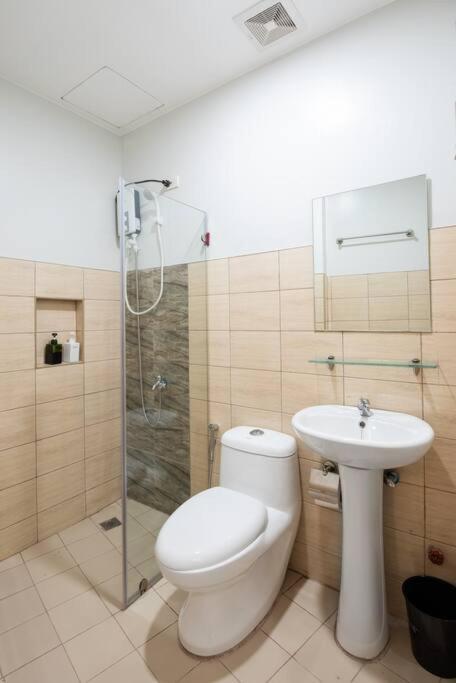St. Marvin Makati M405 *