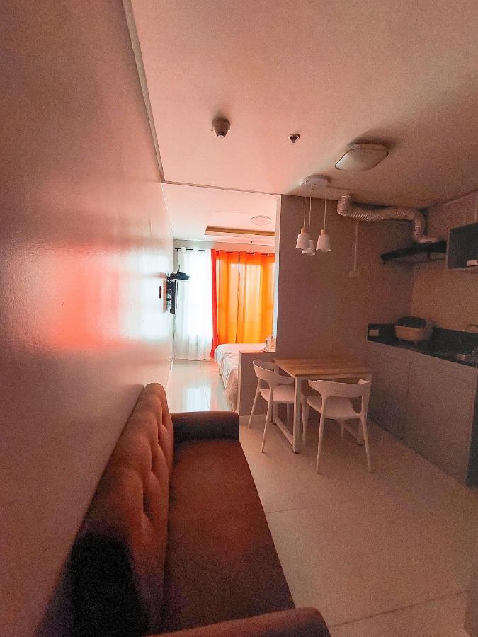 Budget Staycation With Free Pool And Gym Access Very Near Us Embassy, Robinsons Manila, Zoo, Up Pgh *