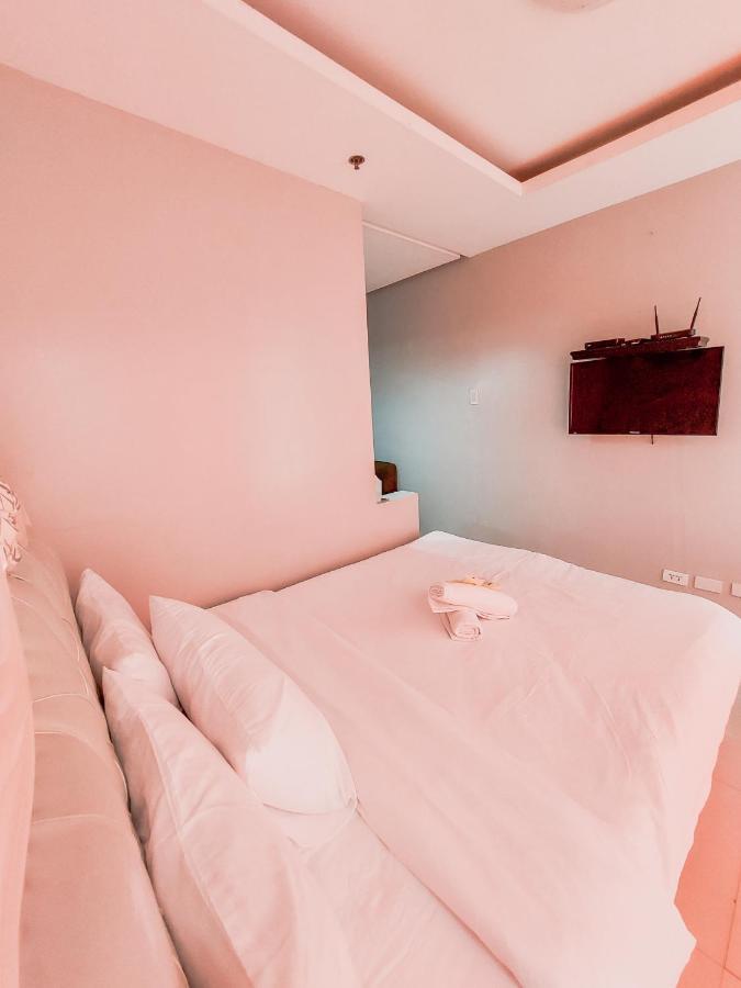 Budget Staycation With Free Pool And Gym Access Very Near Us Embassy, Robinsons Manila, Zoo, Up Pgh