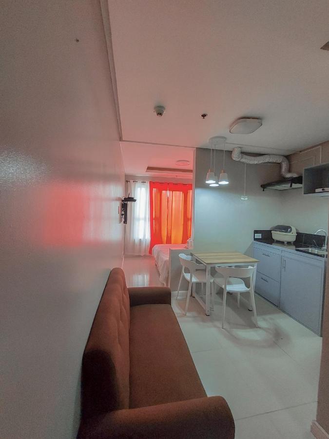 Budget Staycation With Free Pool And Gym Access Very Near Us Embassy, Robinsons Manila, Zoo, Up Pgh Manila