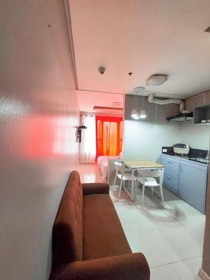 Apartment Budget Staycation With Free Pool And Gym Access Very Near Us Embassy, Robinsons Manila, Zoo, Up Pgh *
