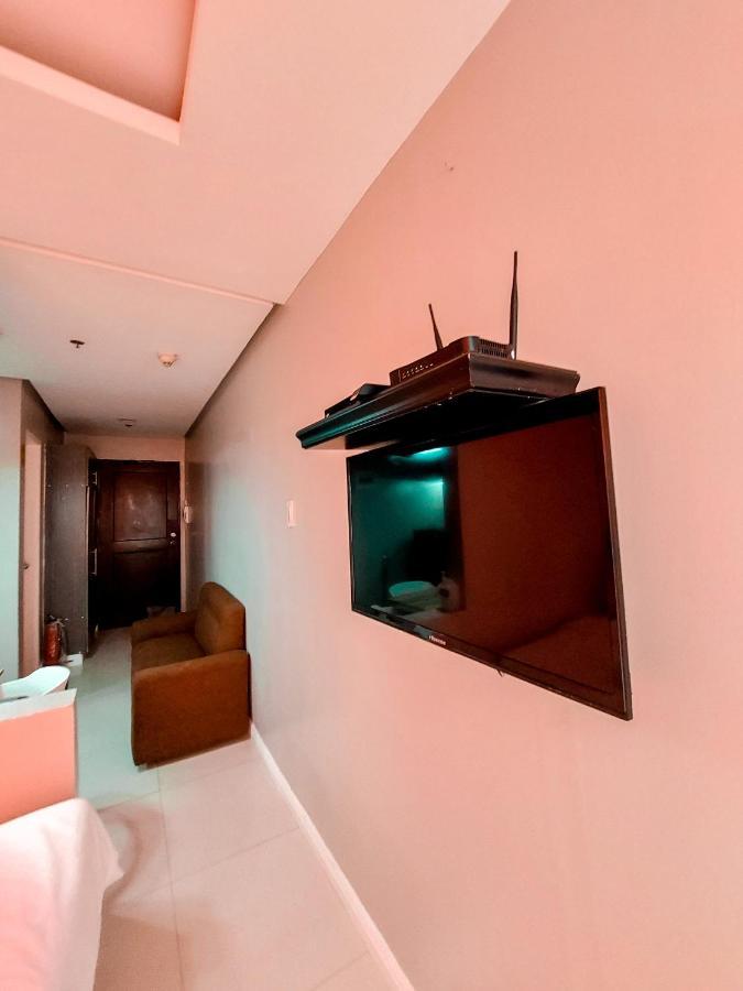 Budget Staycation With Free Pool And Gym Access Very Near Us Embassy, Robinsons Manila, Zoo, Up Pgh