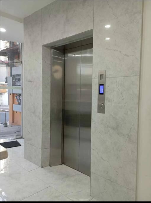 Apartment St. Marvin Makati M502 *