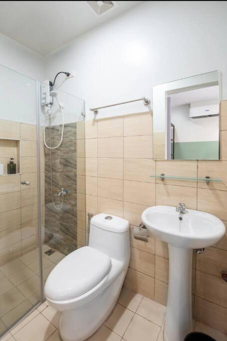 St. Marvin Makati M502 Apartment *