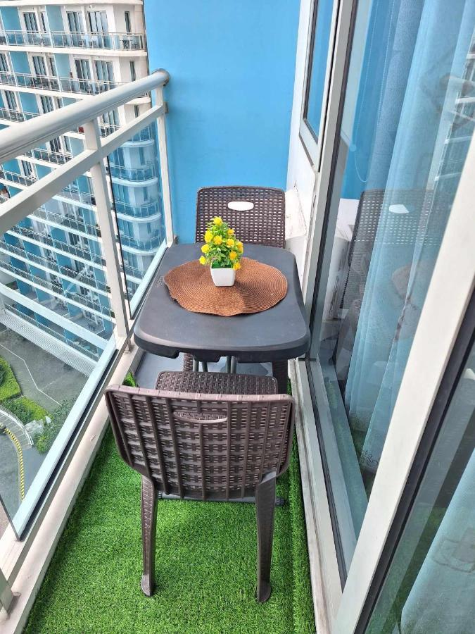Cozy 1br With City And Nature View In Azure *