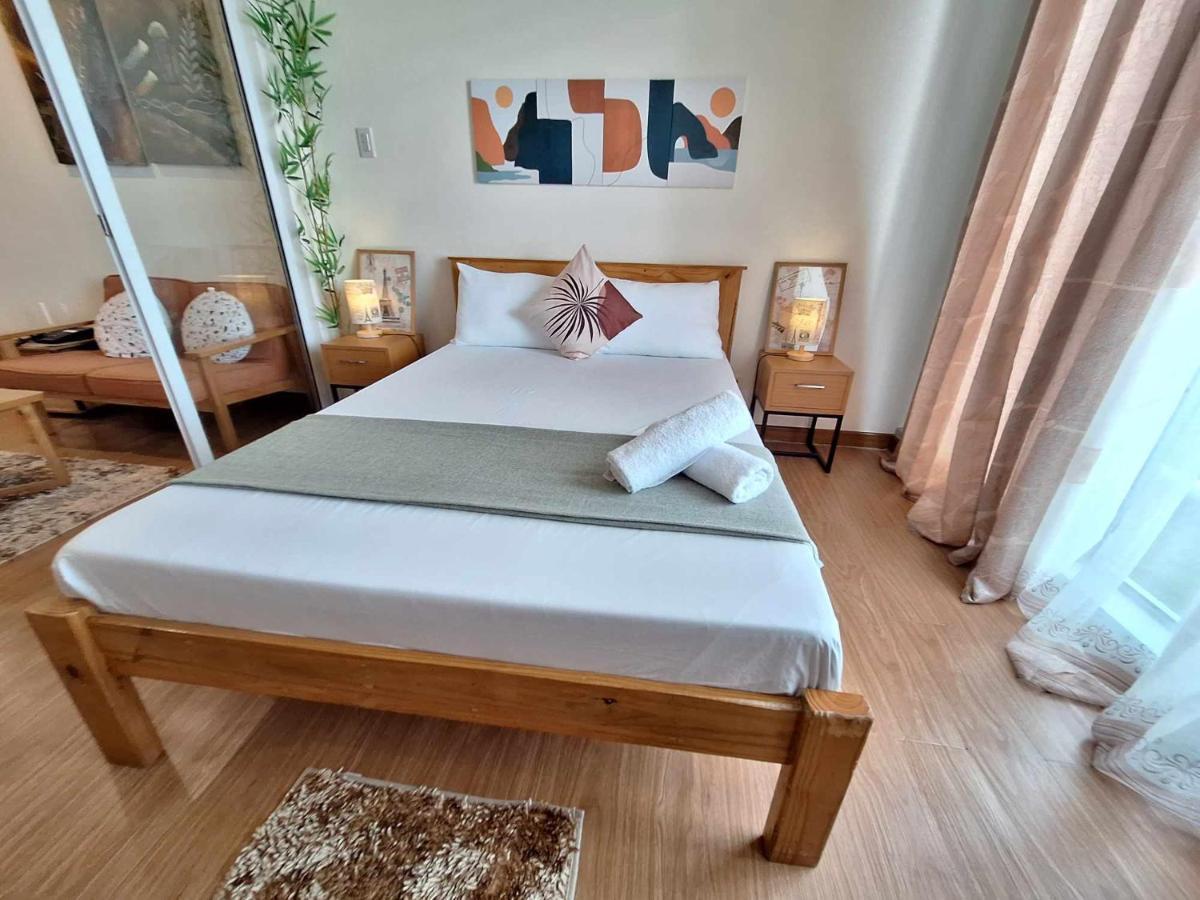 Cozy 1br With City And Nature View In Azure