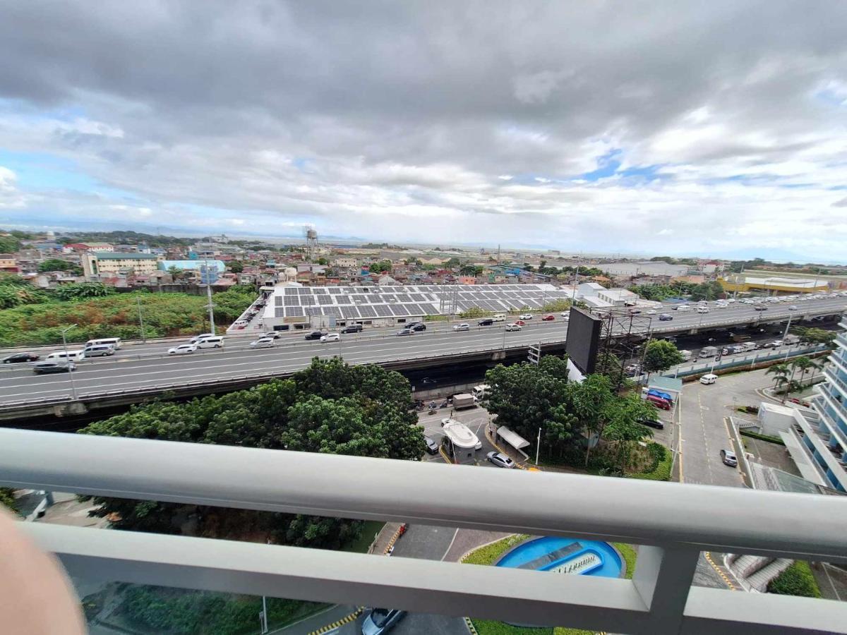 Cozy 1br With City And Nature View In Azure Apartment Manila