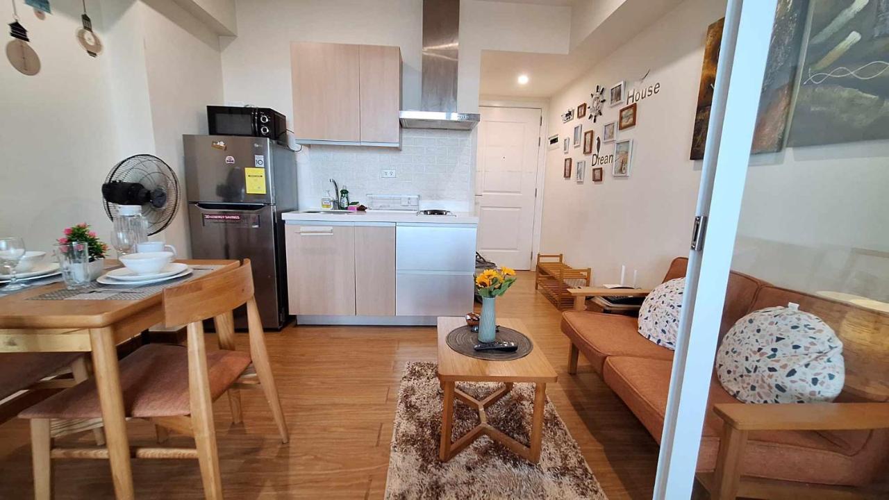 Cozy 1br With City And Nature View In Azure * Manila