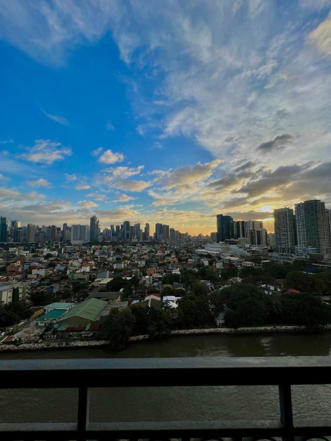 Minimalist Nordic 1br With Balcony River View Apartment *