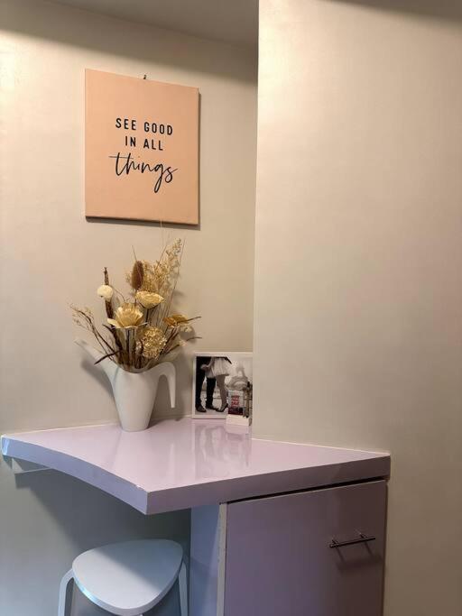 Apartment New & Spacious Unit In Qc W/ Wifi & Netflix *